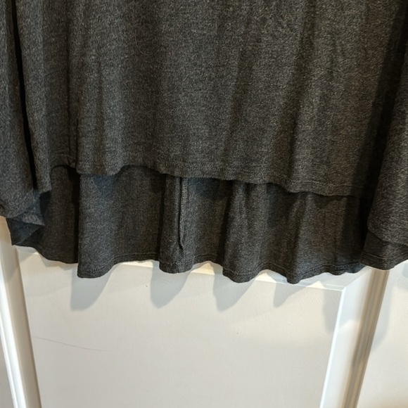 Fashion to Figure short sleeve cold shoulder size 3 T-shirt plus size shirt - Picture 3 of 7